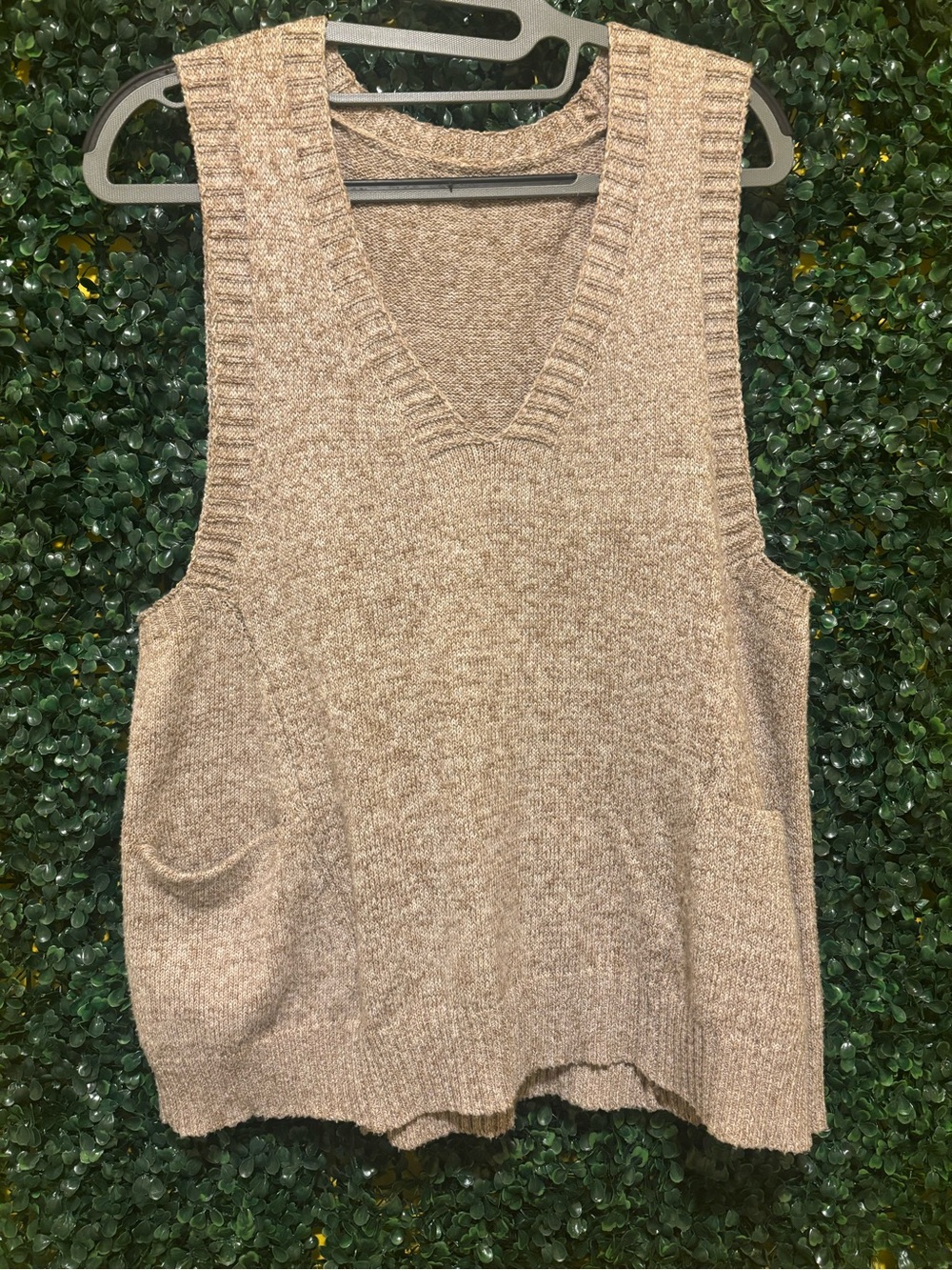 ☕️ Cozy Knit V-Neck Sweater Vest